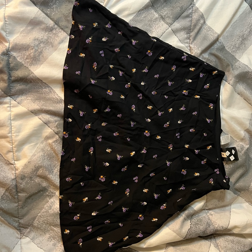 Floral H&M skirt size 6